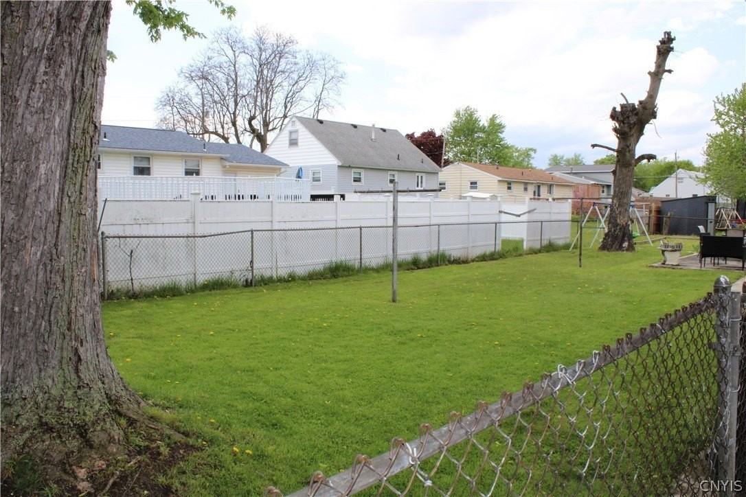 417 Hazelhurst Ave - Photo 6 of 17