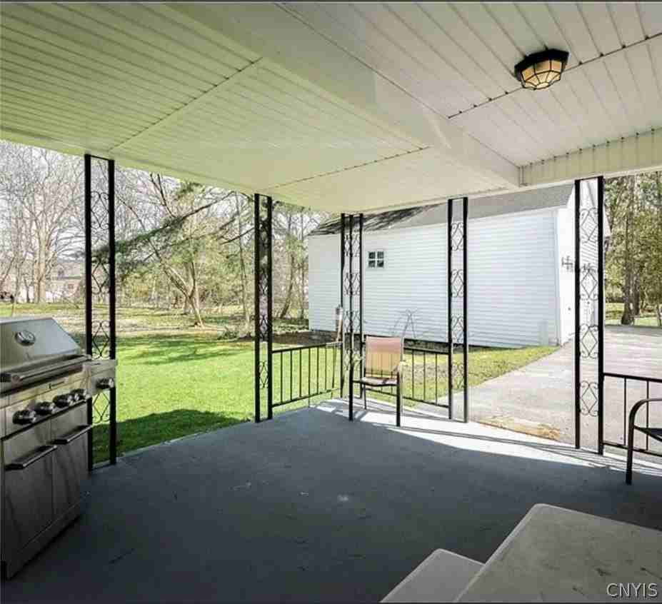 55 Oxford Rd - Photo 5 of 15