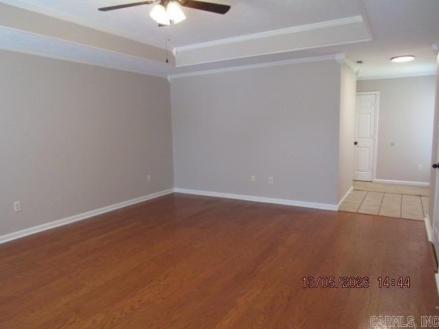 4650 Hawkins Dr - Photo 4 of 17