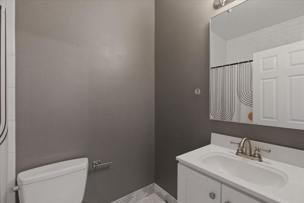 745 N Wood St #TH - Photo 3 of 13