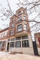 featured image of 1907 S Racine Ave #2F