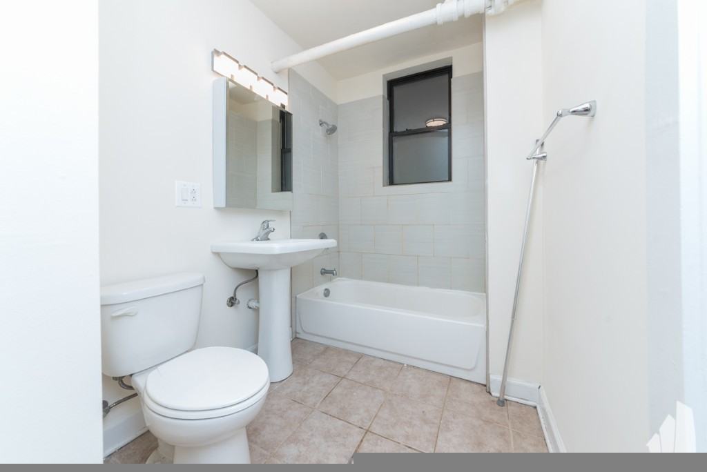 4951 N Oakley Ave #4951G - Photo 2 of 14