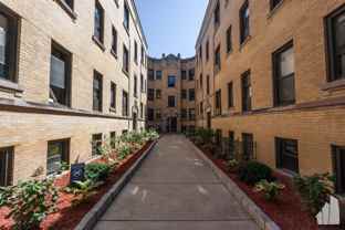 427 W Belden Ave - Photo 1 of 1