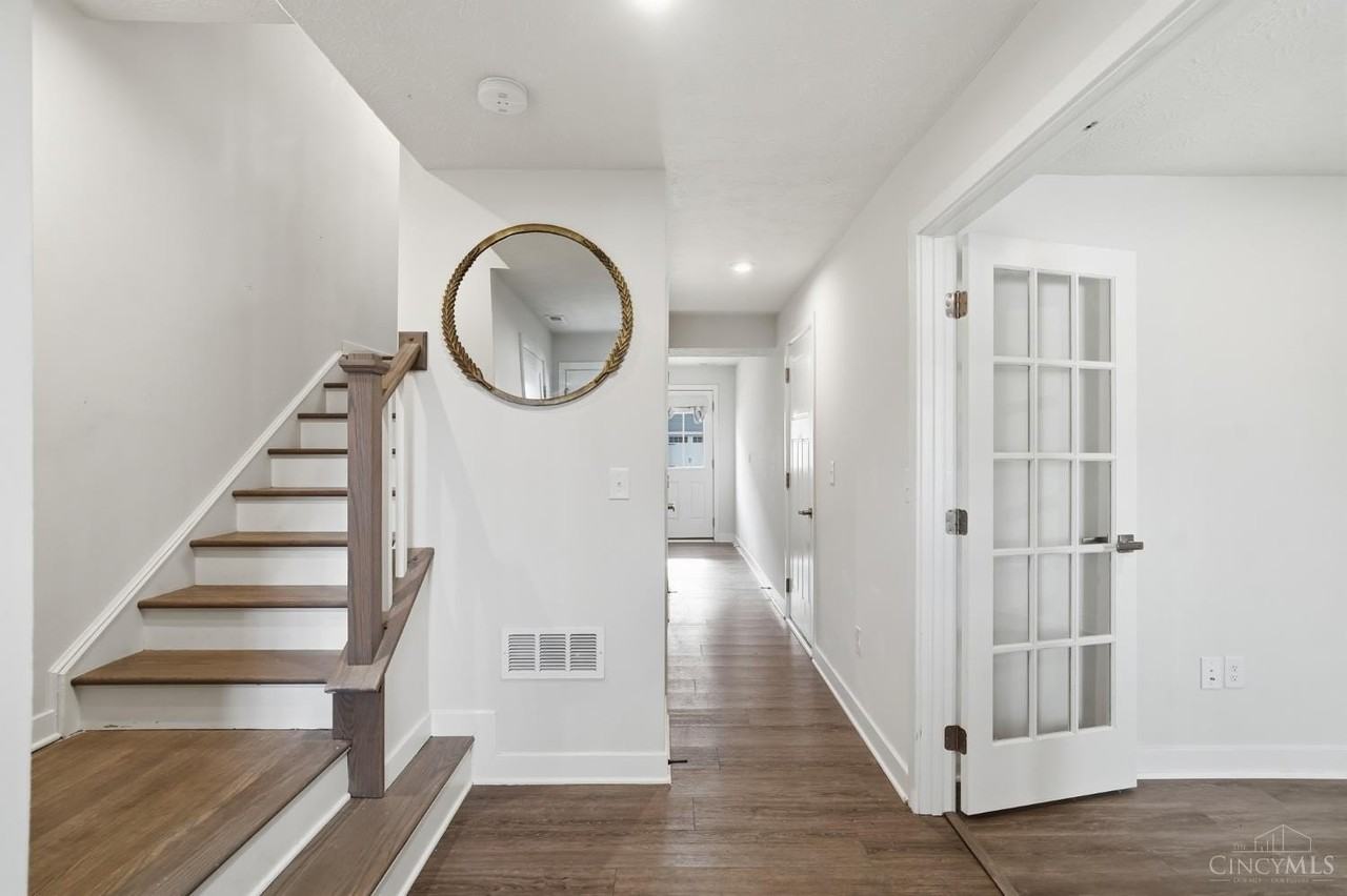 9 Wentworth Ln - Photo 6 of 47
