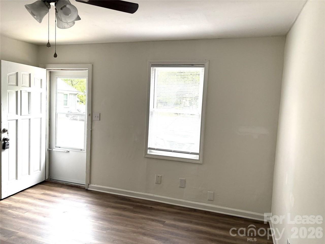 1009 Plymouth St #D - Photo 3 of 13