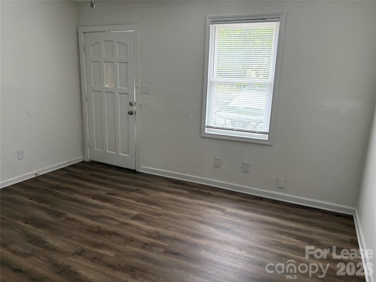 1009 Plymouth St #D - Photo 4 of 13