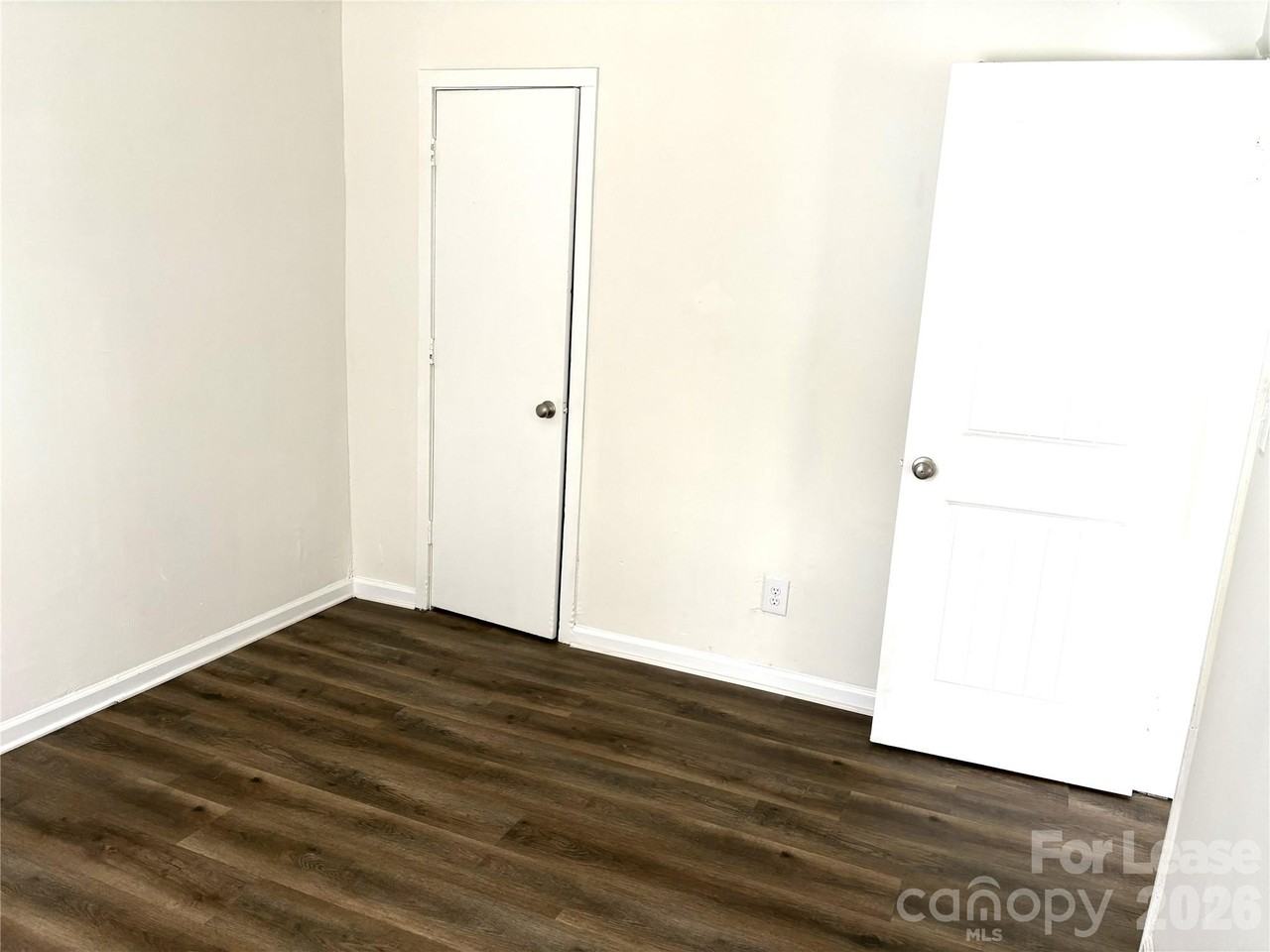1009 Plymouth St #D - Photo 6 of 13