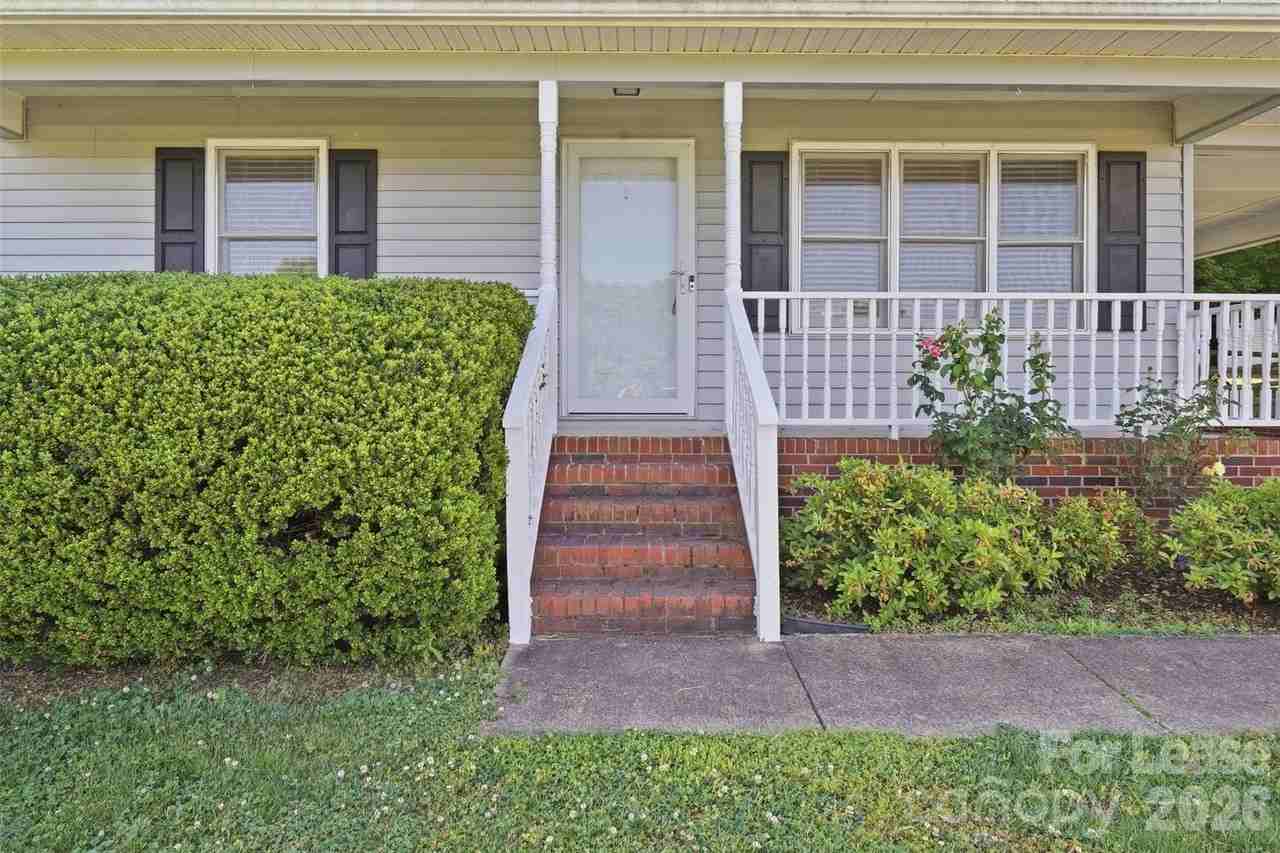 1607 Mcfarland Dr - Photo 6 of 33