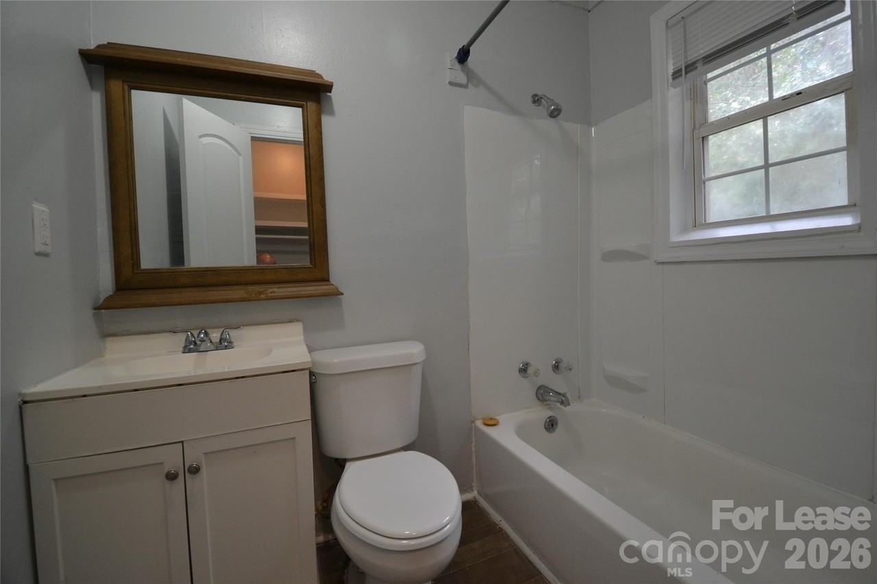 1009 Plymouth St #A - Photo 6 of 15