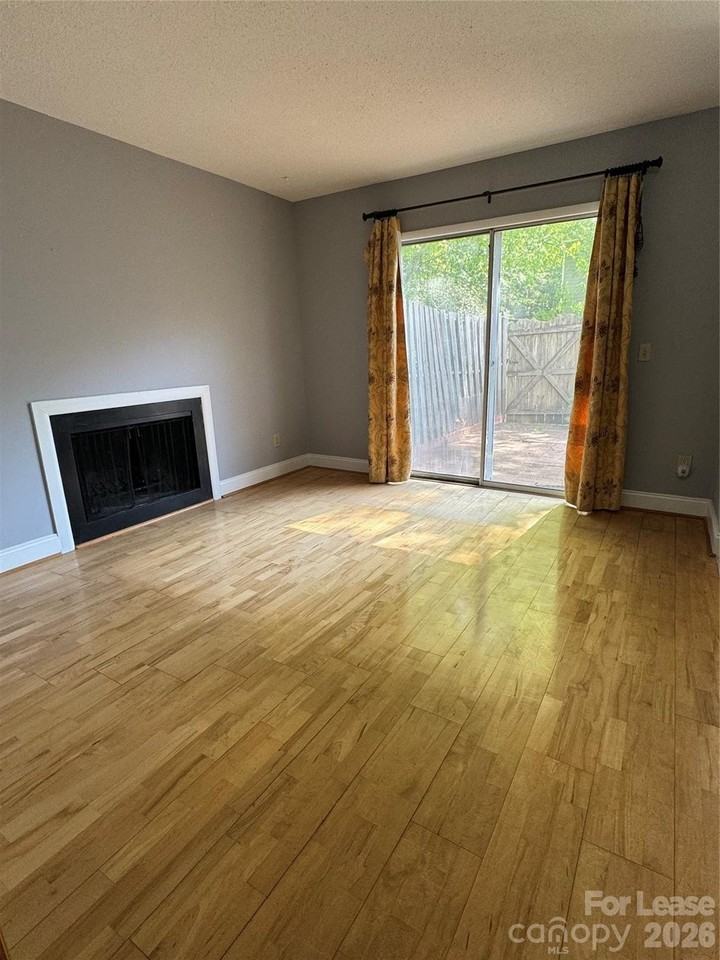 3282 Heathstead Pl - Photo 4 of 19