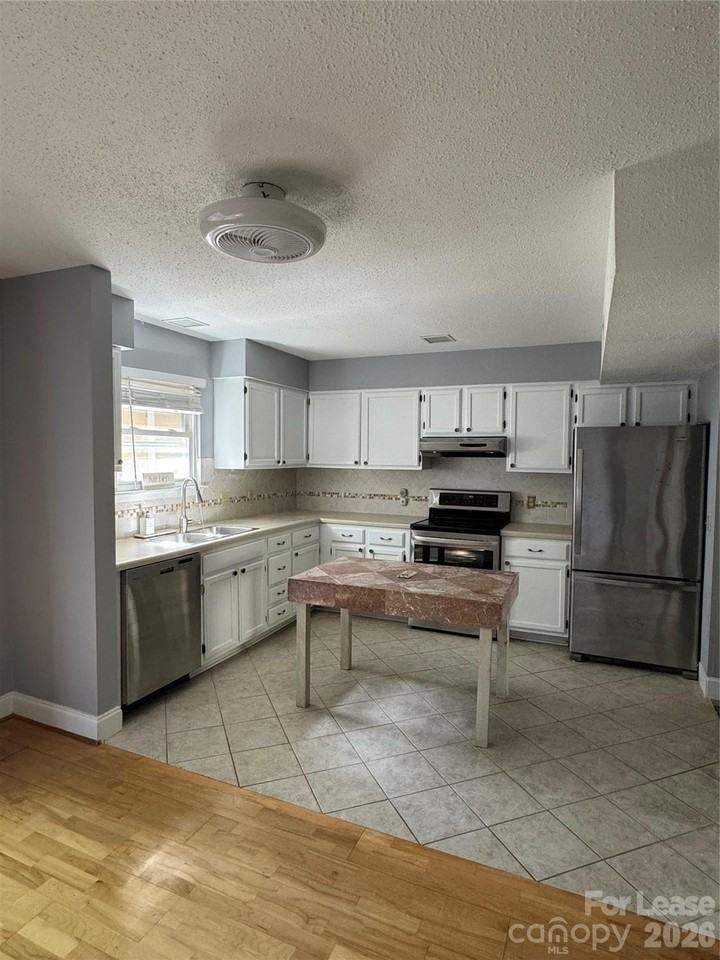 3282 Heathstead Pl - Photo 6 of 19