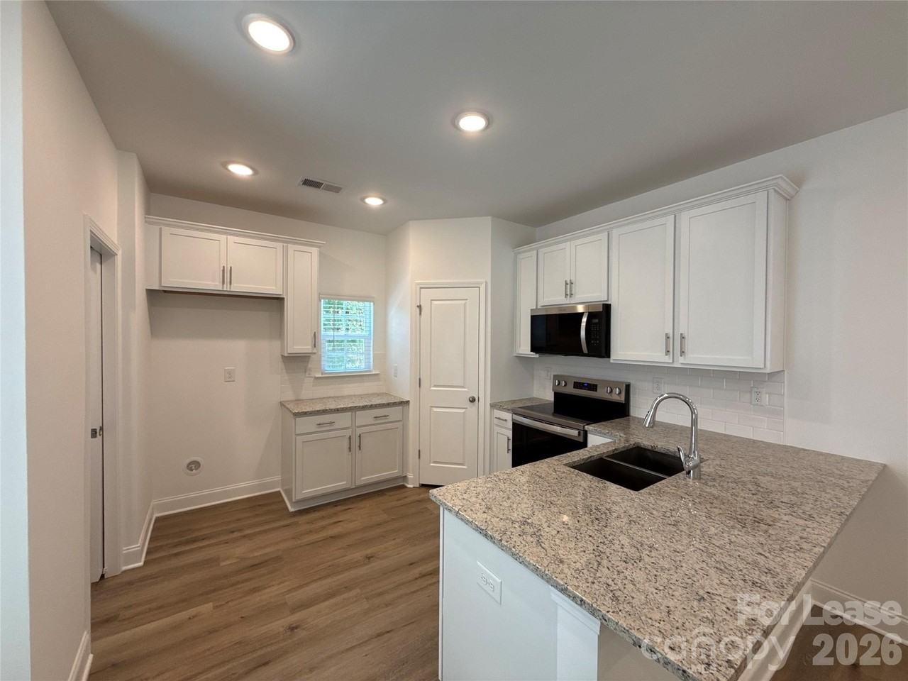 3220 Butler Hill Dr - Photo 4 of 11