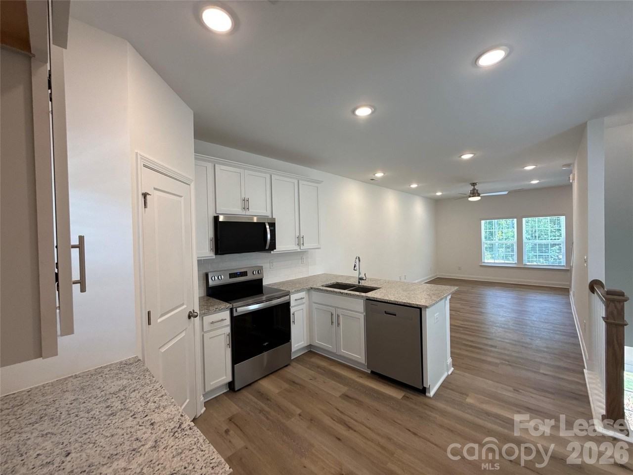 3220 Butler Hill Dr - Photo 5 of 11