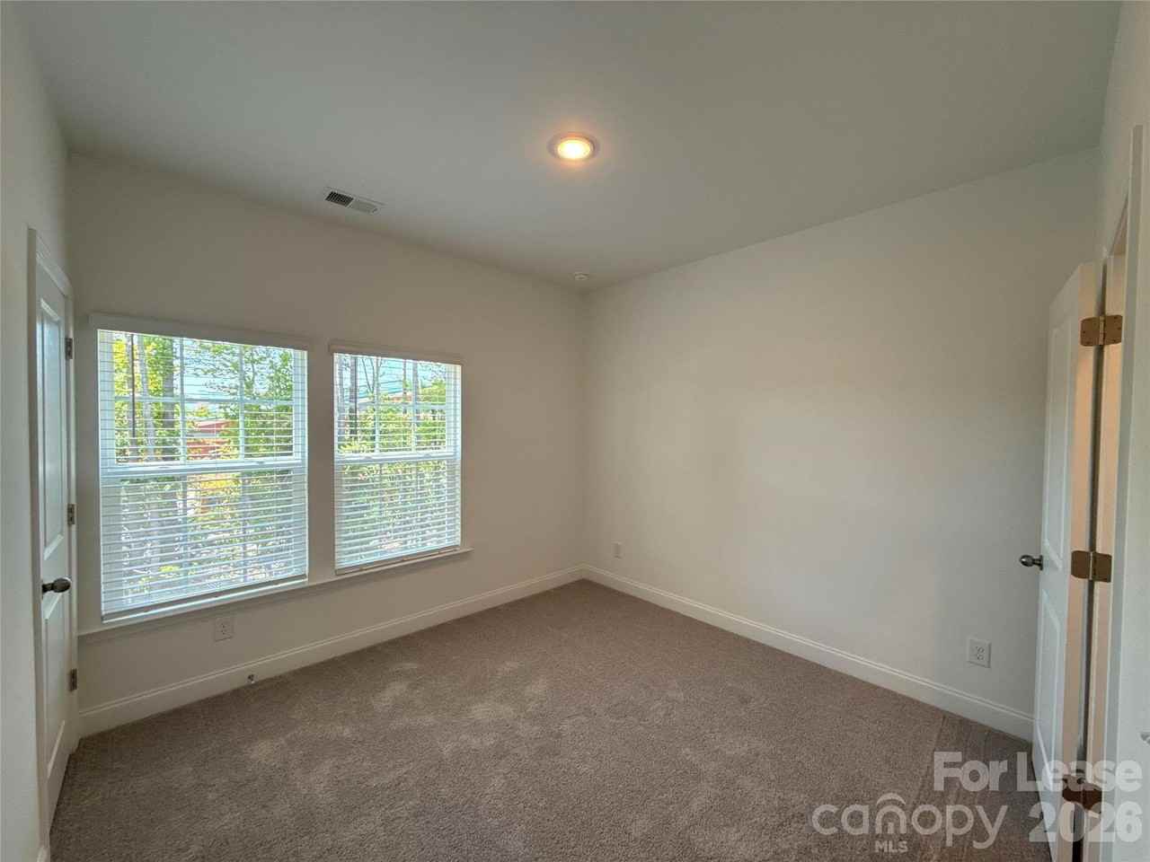 3220 Butler Hill Dr - Photo 7 of 11