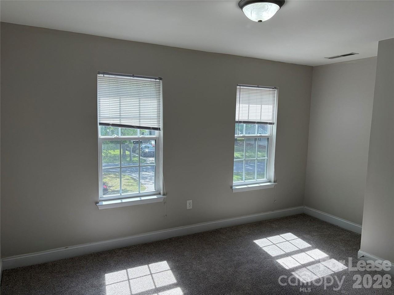 1925 Crestmont Ave - Photo 6 of 9