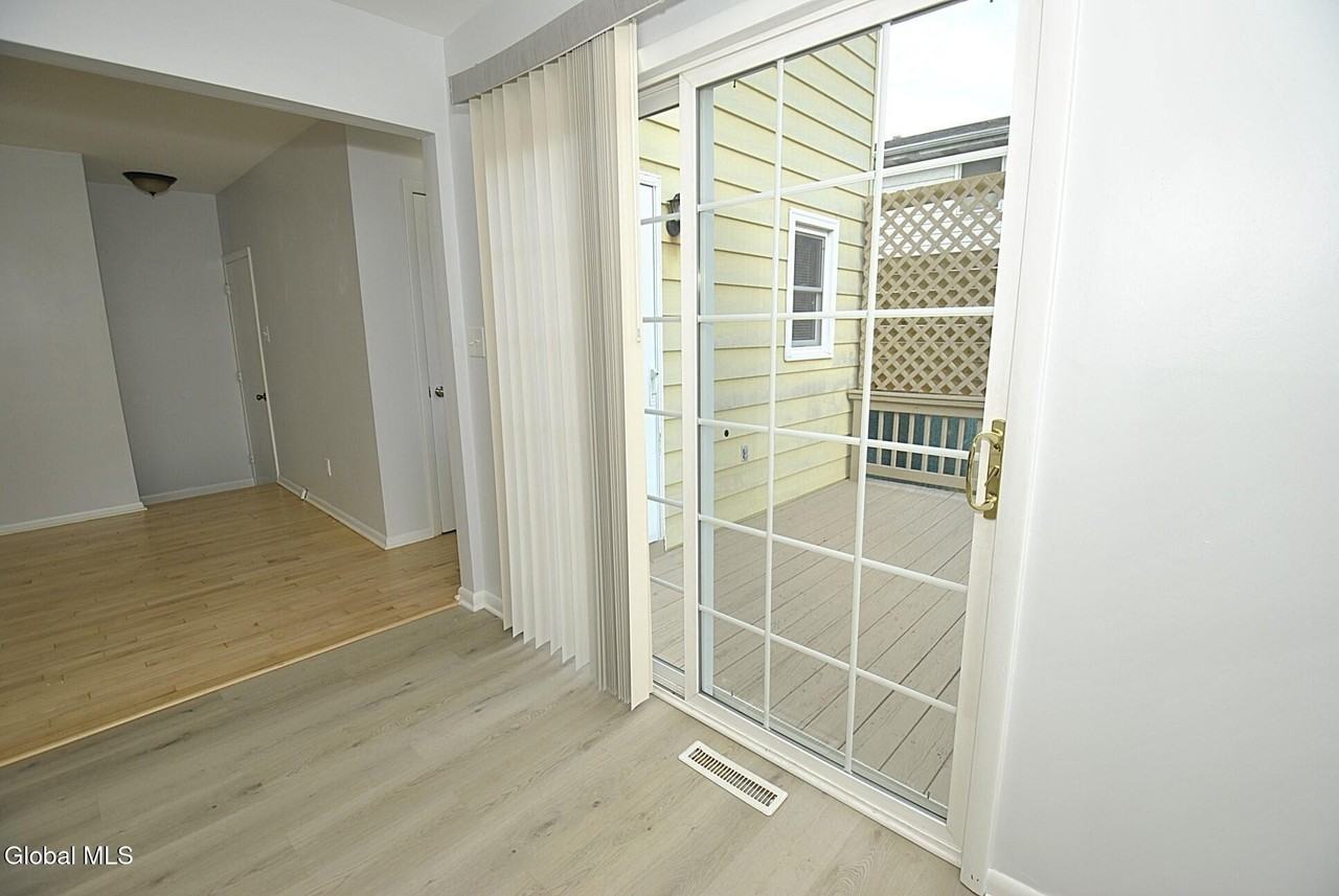 33B Ledgewood Dr - Photo 7 of 35