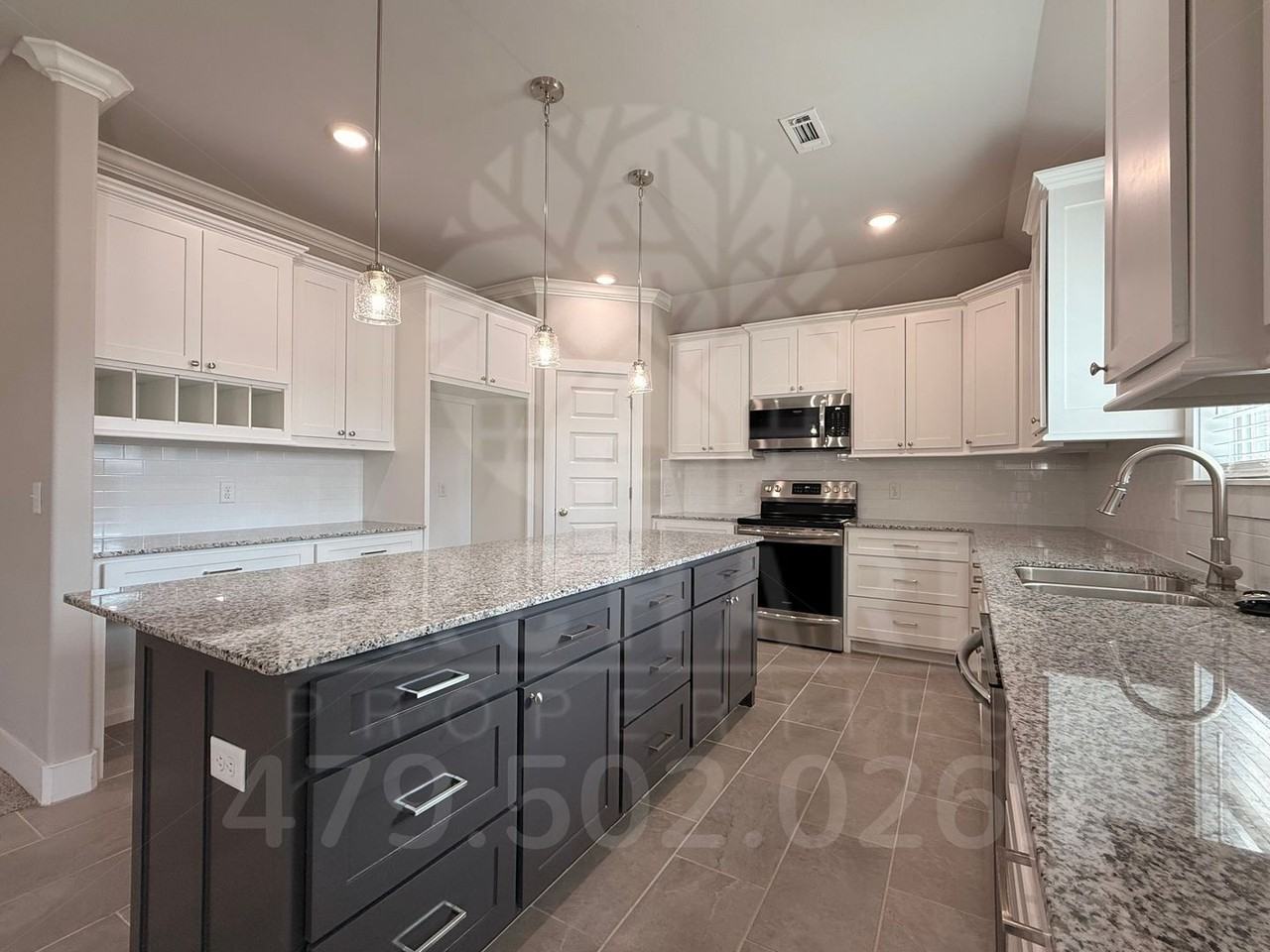 941 Madden St - Photo 2 of 24