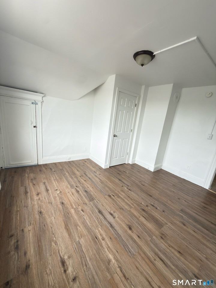 10 Beatrice St #3 - Photo 4 of 5