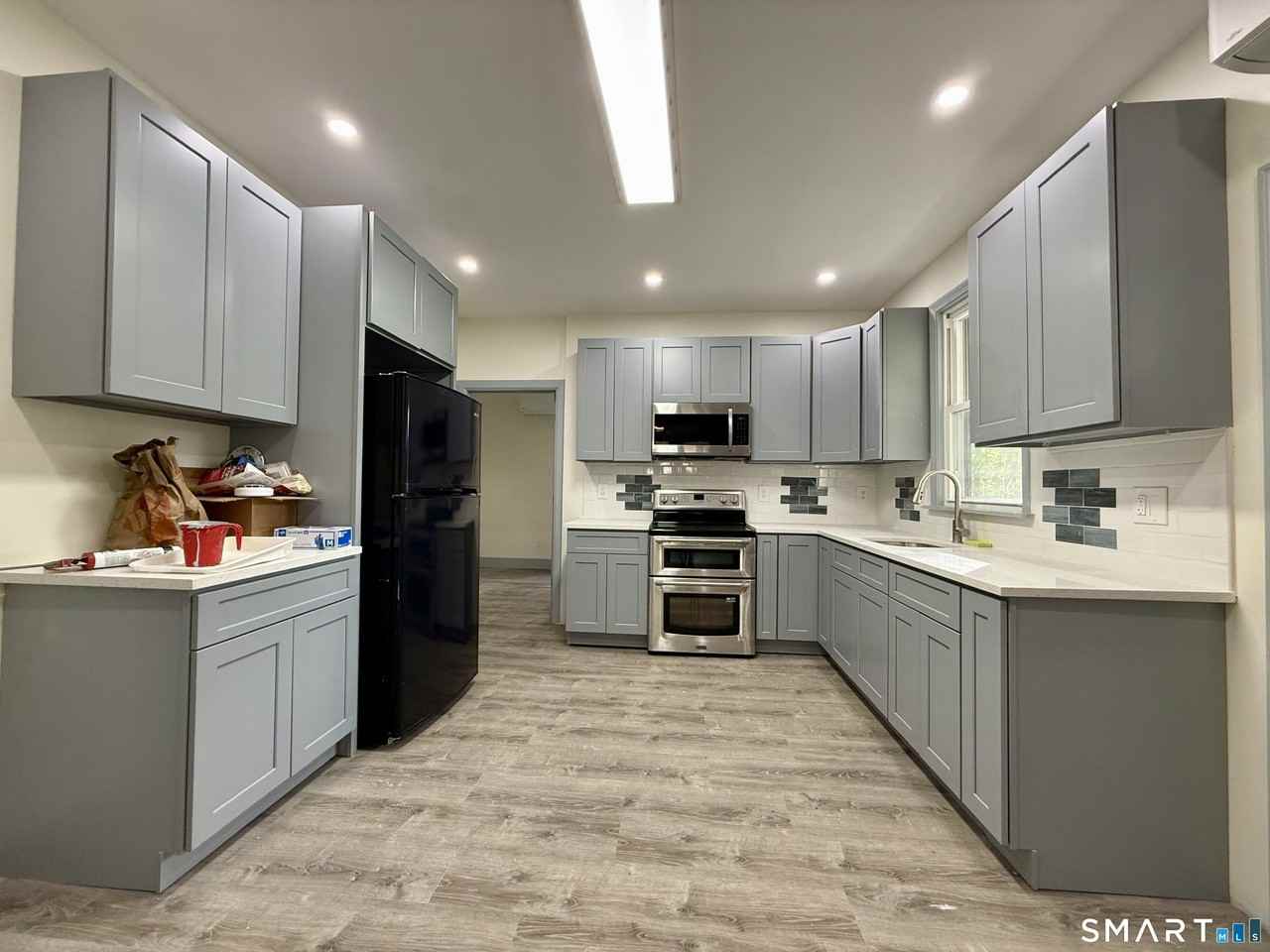 22 Hawthorne Ave - Photo 4 of 22