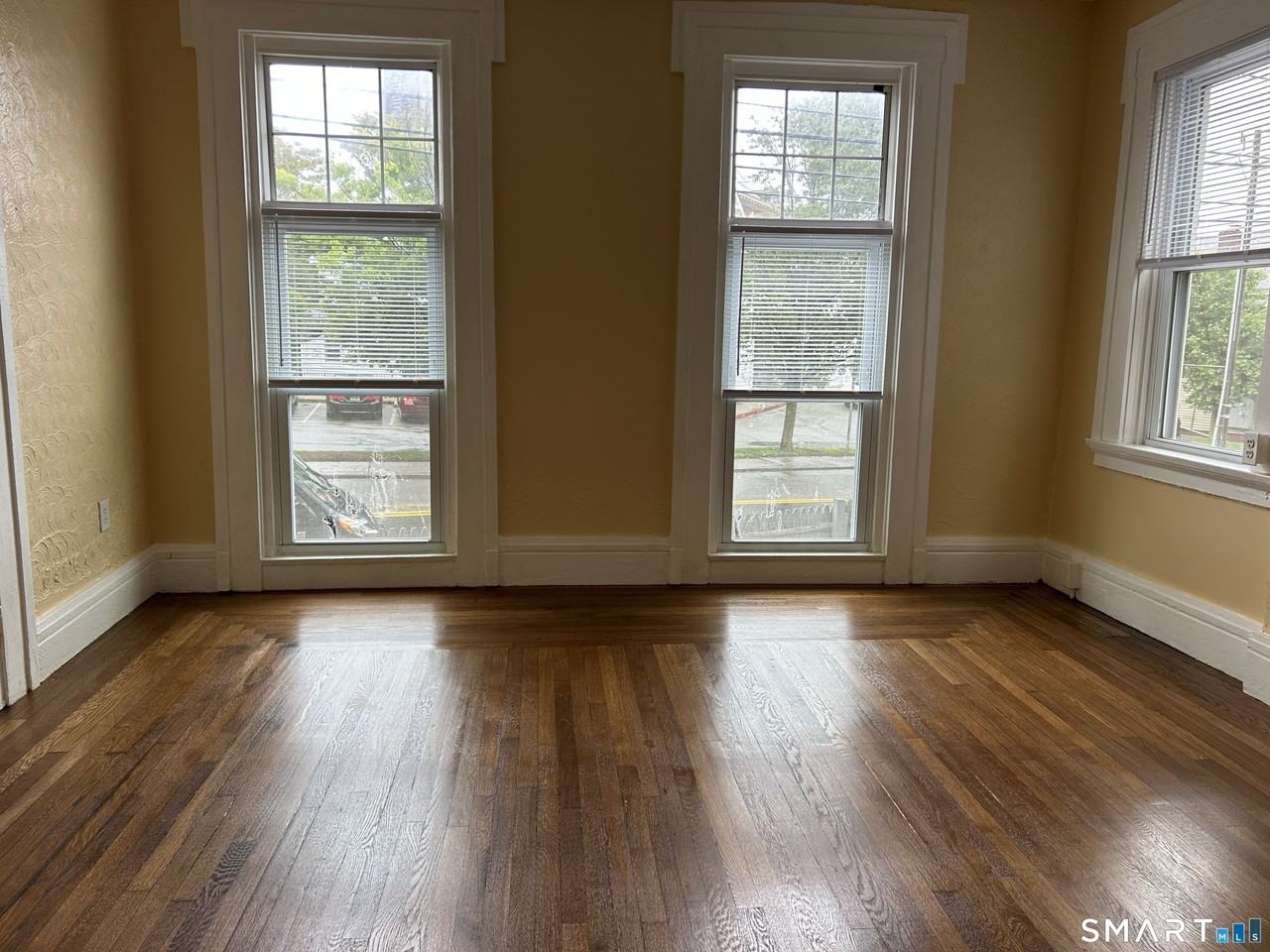 27 Jay St #1 - Photo 2 of 10