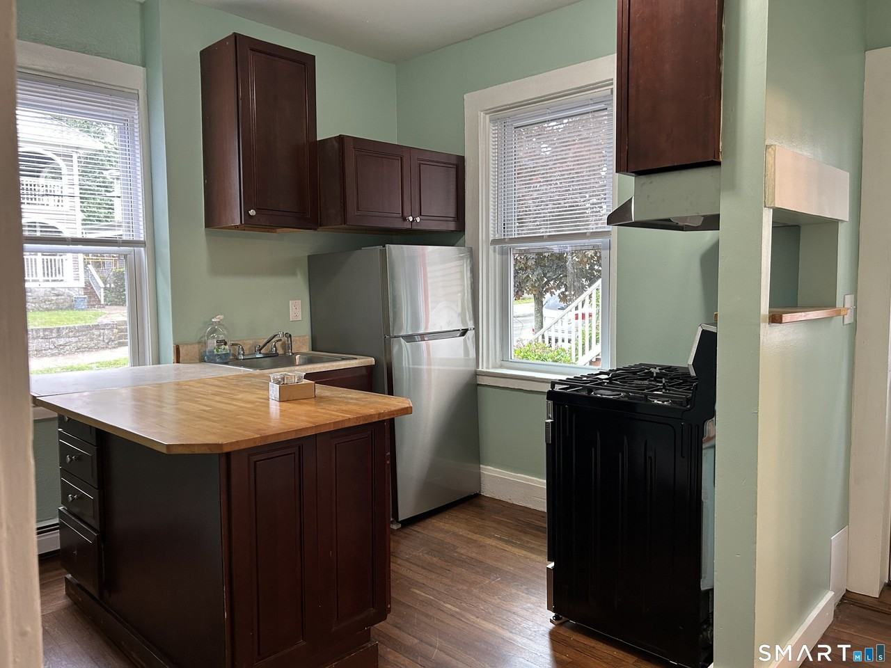 27 Jay St #1 - Photo 6 of 10