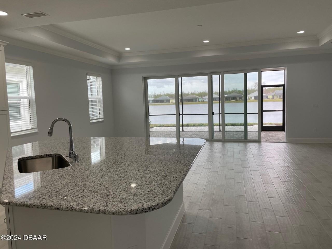 818 Bama Breeze Dr - Photo 3 of 32
