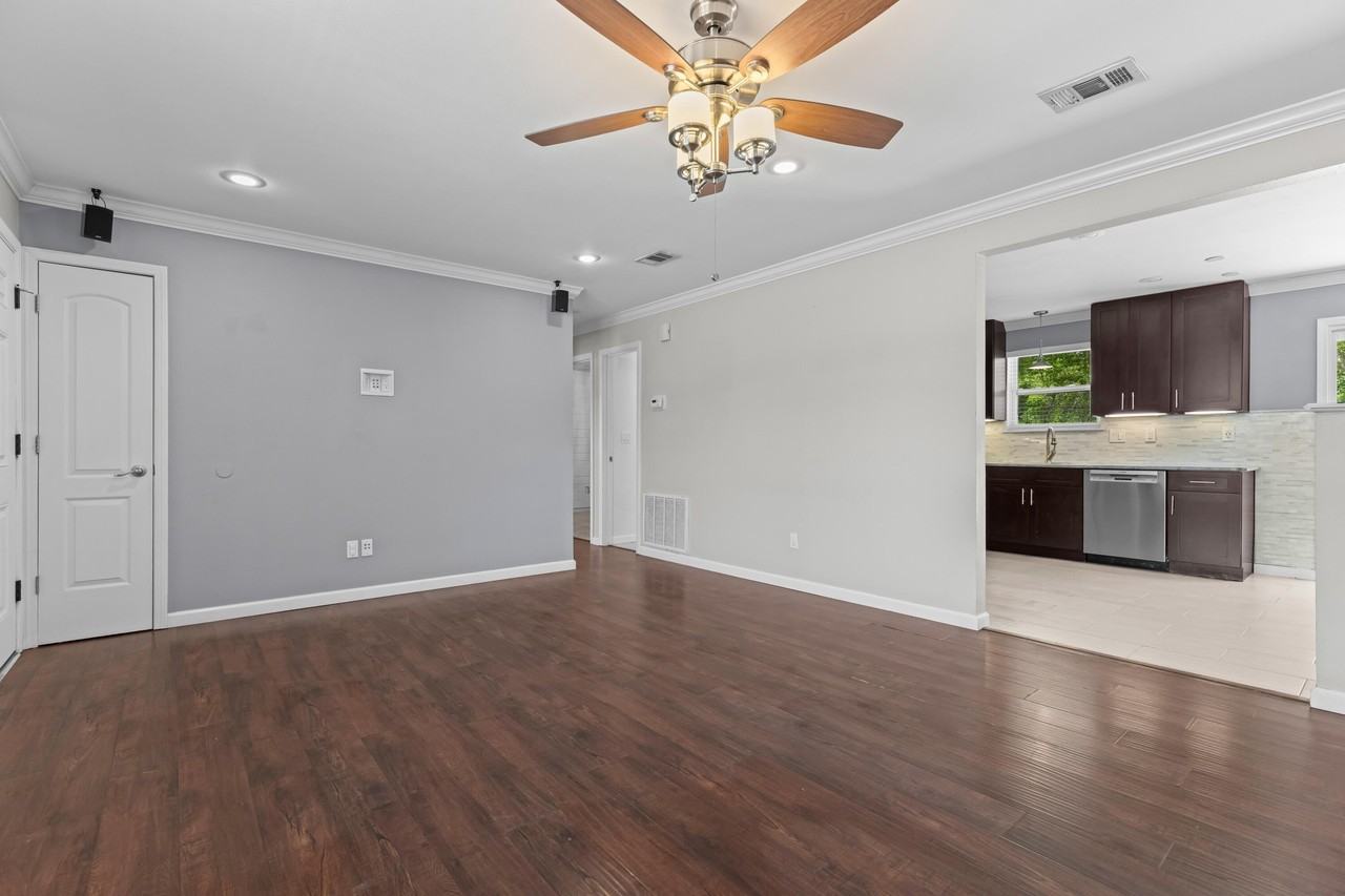 412 Detroit Ave - Photo 5 of 40