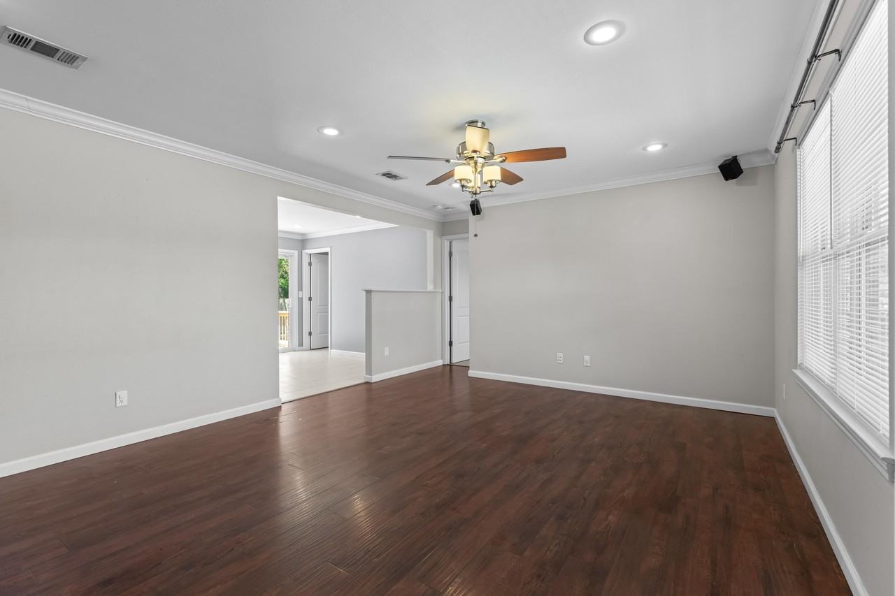 412 Detroit Ave - Photo 6 of 40