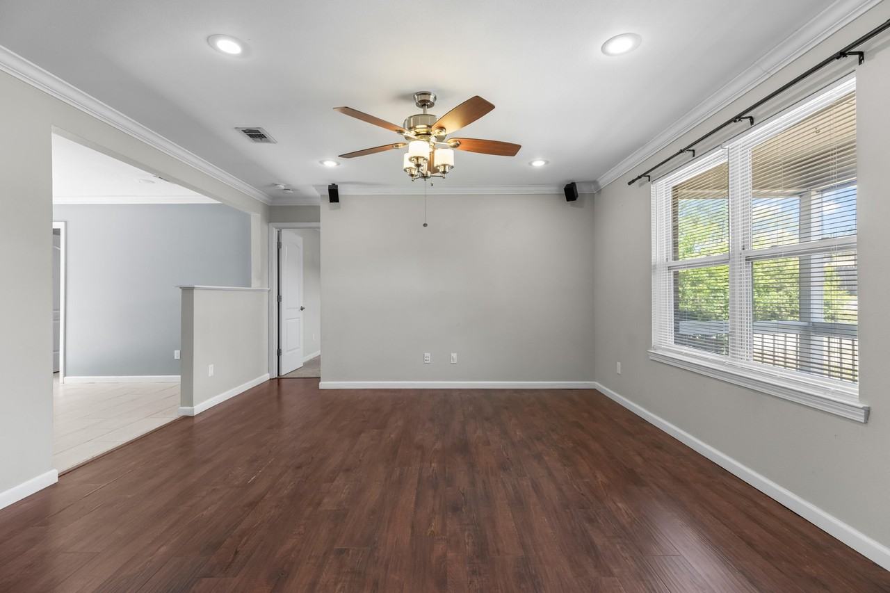 412 Detroit Ave - Photo 7 of 40