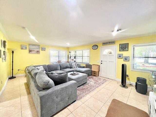 702 29th St - Photo 4 of 16