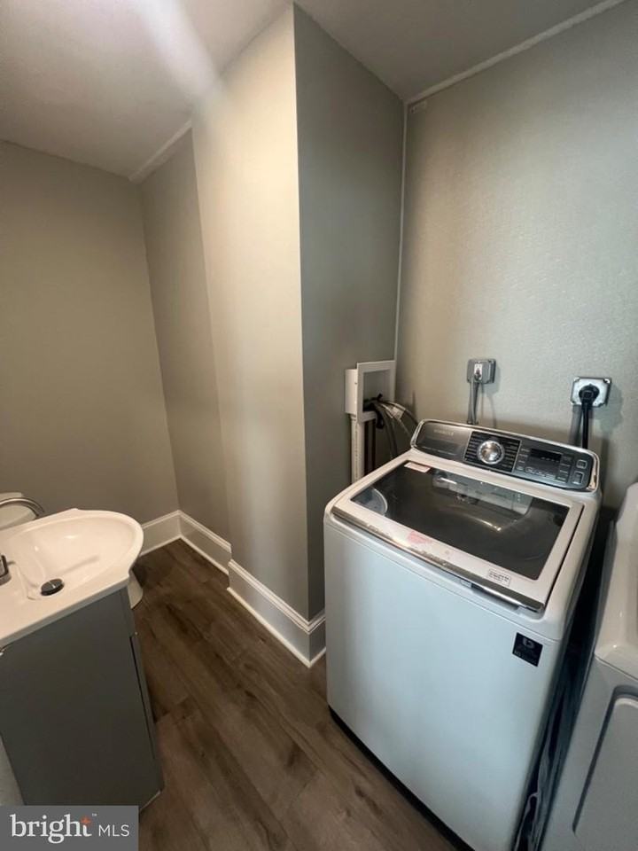 609 Lancaster Ave - Photo 5 of 11