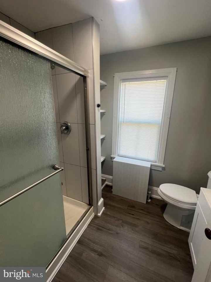 609 Lancaster Ave - Photo 7 of 11