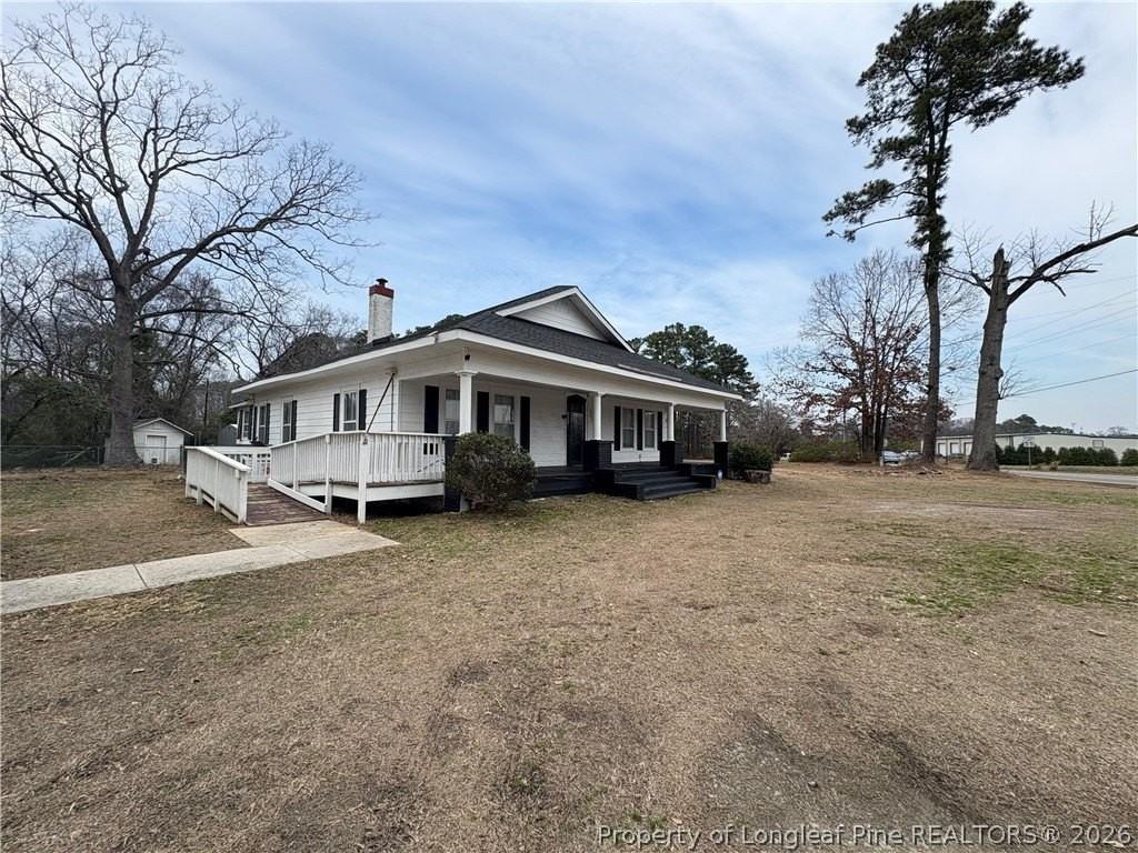 3174 Lindsay Rd - Photo 4 of 28