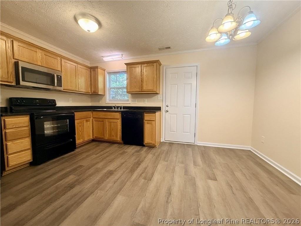 3332 Kenmont Ln #E - Photo 5 of 16