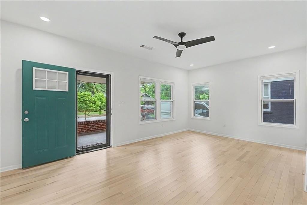 827 Elbert St Sw - Photo 3 of 27