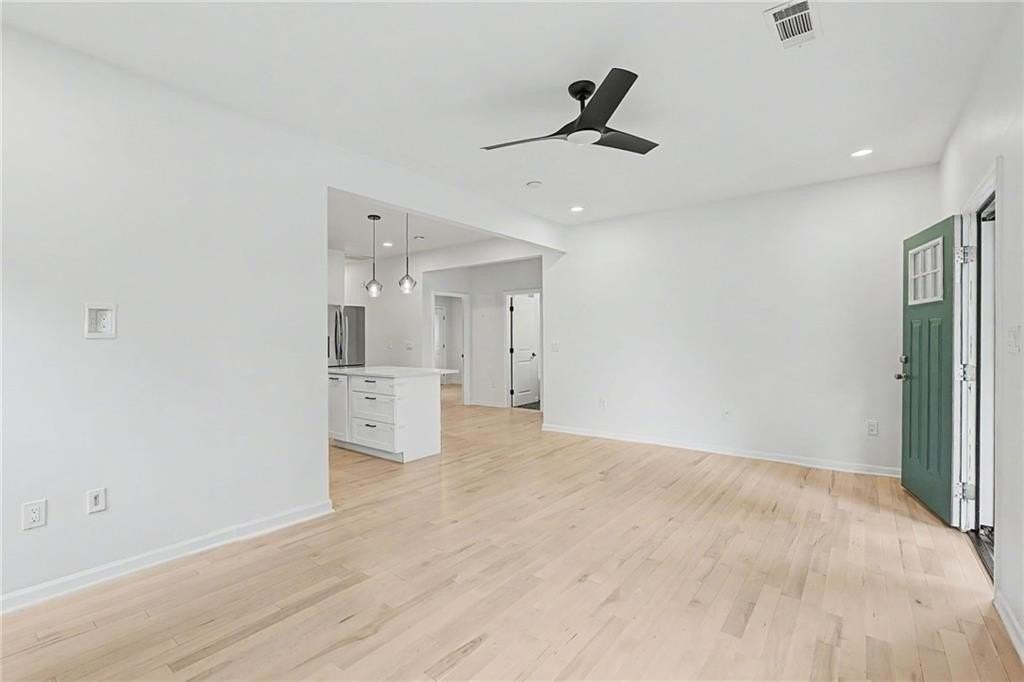 827 Elbert St Sw - Photo 4 of 27