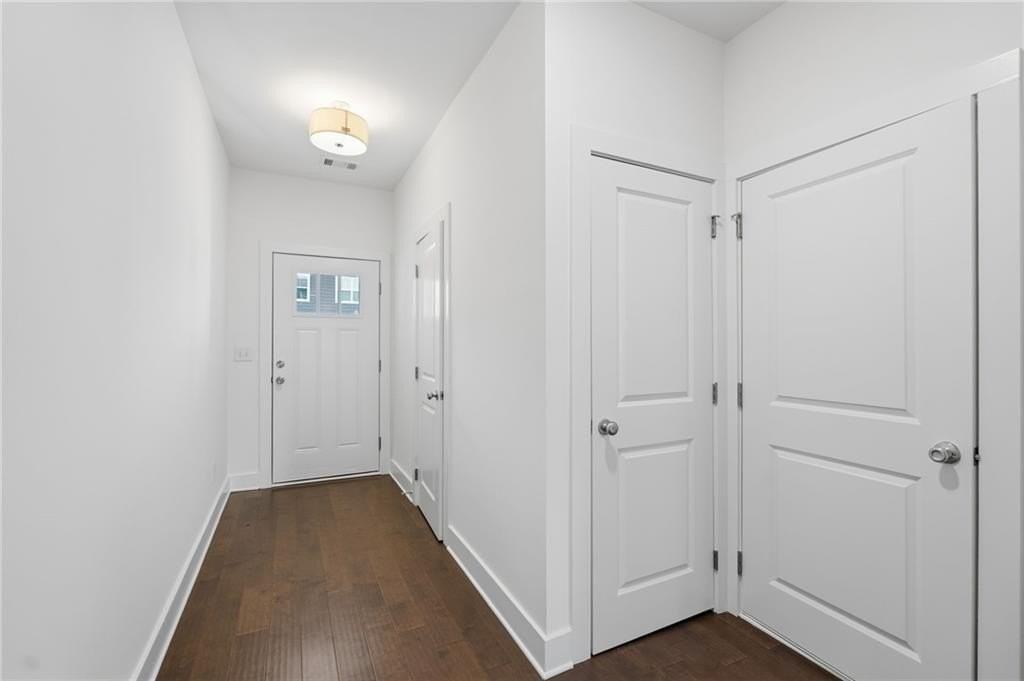 6405 Shalks Crossing Dr - Photo 3 of 25