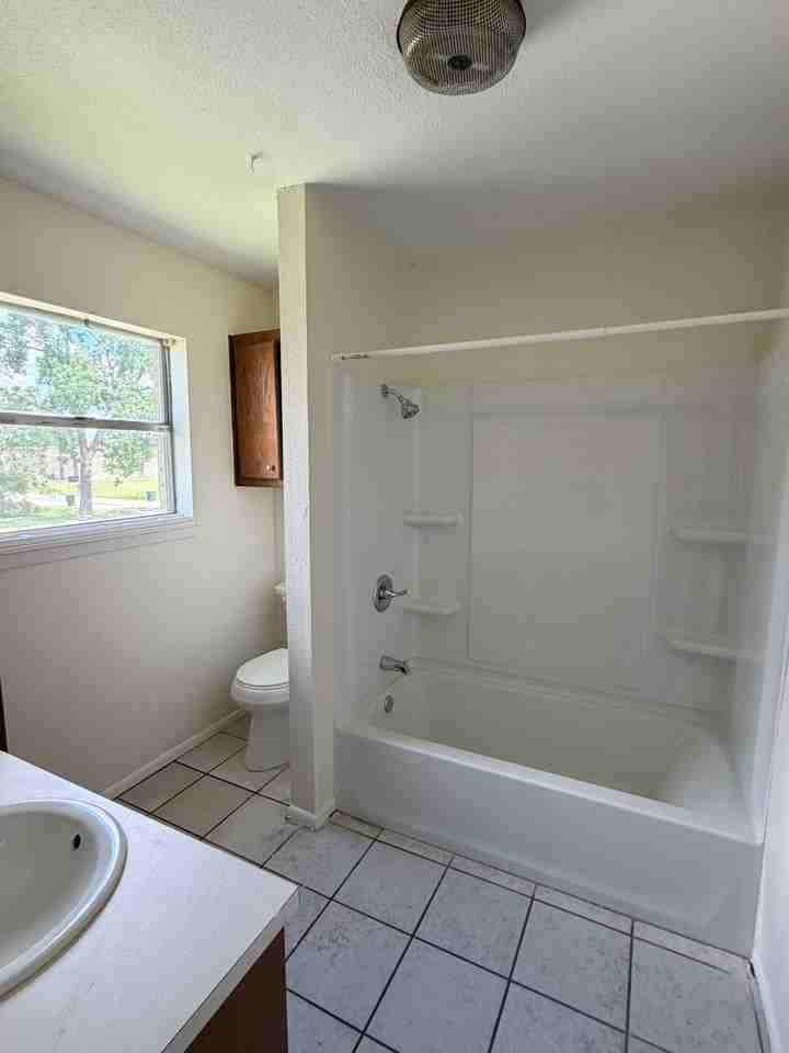 805 Simpson Rd Apt D - Photo 5 of 5