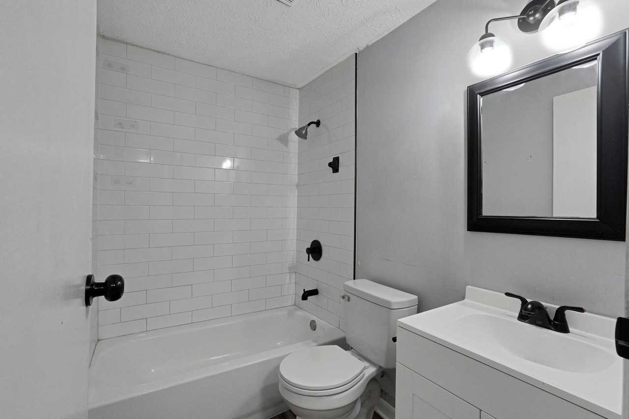 859 Eliots Oak Rd - Photo 7 of 12