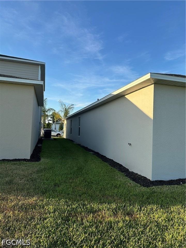 11902 Savanna Lakes Blvd - Photo 2 of 6