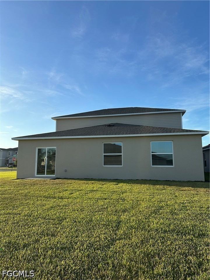 11902 Savanna Lakes Blvd - Photo 3 of 6