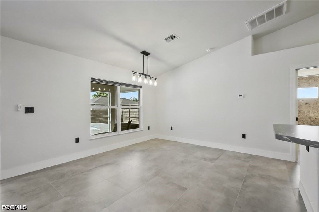 2200 Ne 9th Ave - Photo 4 of 28