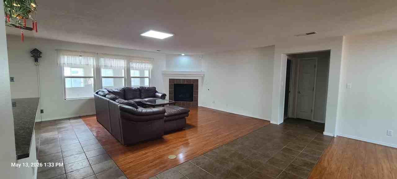 5052 Westfield Dr Ne - Photo 5 of 50