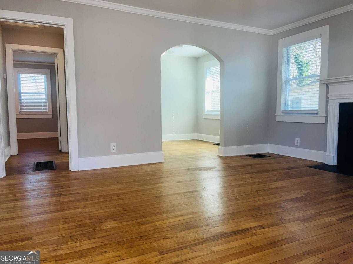 117 Boulevard - Photo 4 of 35