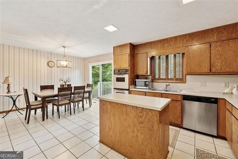 3655 Winters Hill Dr - Photo 6 of 24