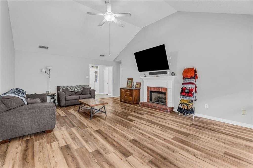 8171 Woodland Hills Dr - Photo 6 of 18