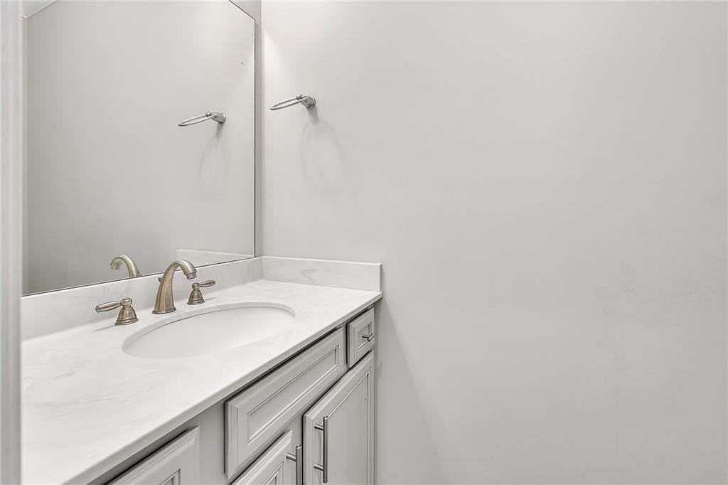 505 Mariners Cir - Photo 4 of 37