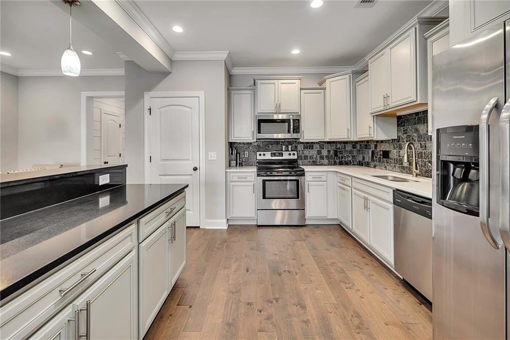 505 Mariners Cir - Photo 7 of 37