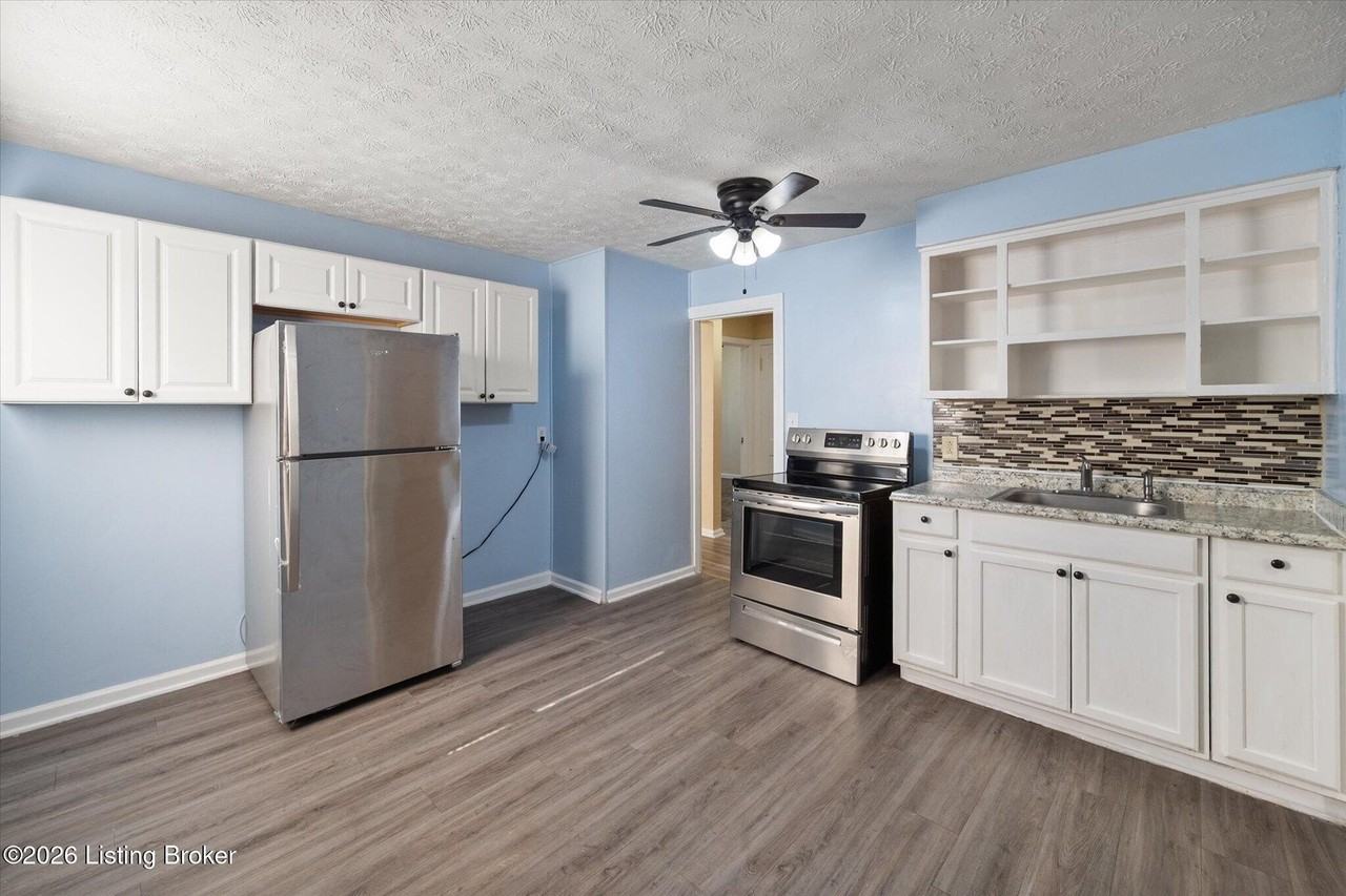 2629 Olive St - Photo 5 of 11