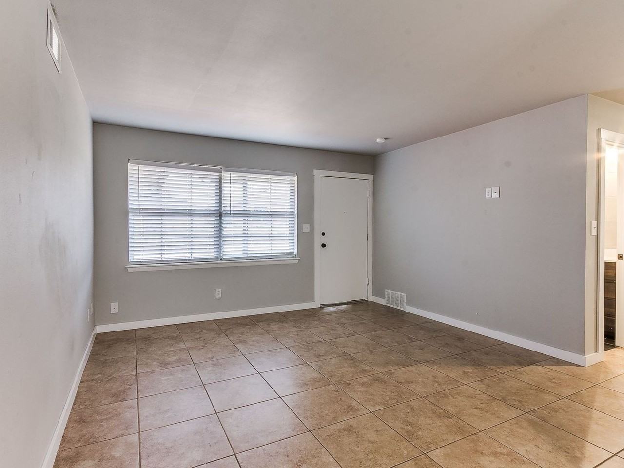 1909 Hardy Dr - Photo 3 of 30